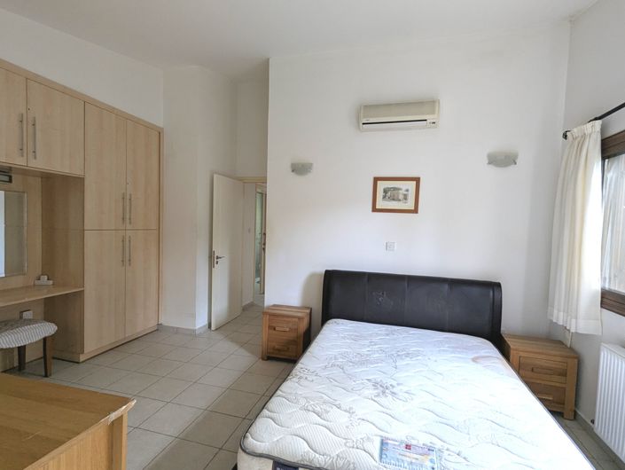 Image No.37-2 Bed Property for sale