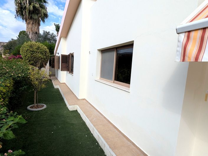 Image No.9-2 Bed Property for sale