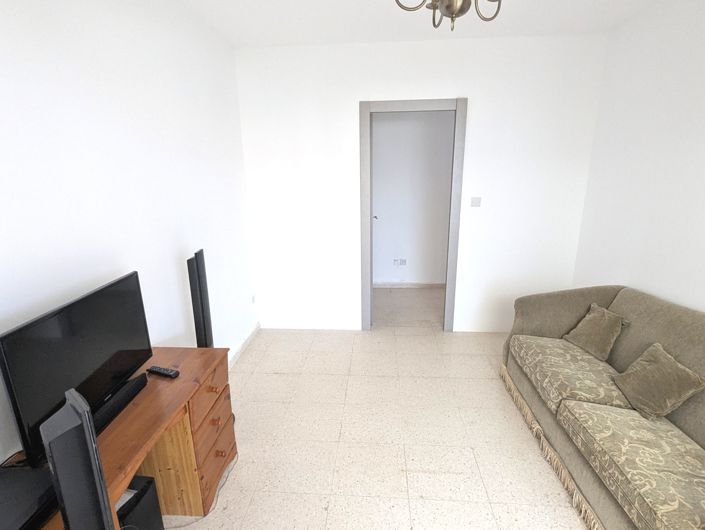 Image No.17-2 Bed Property for sale