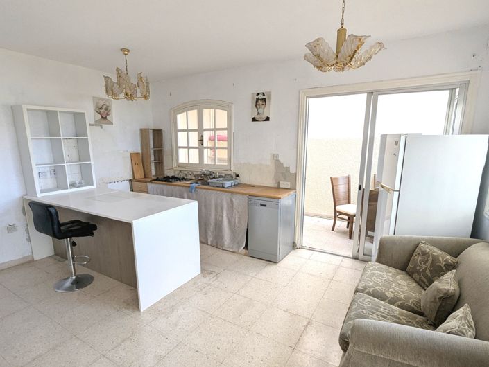 Image No.8-2 Bed Property for sale