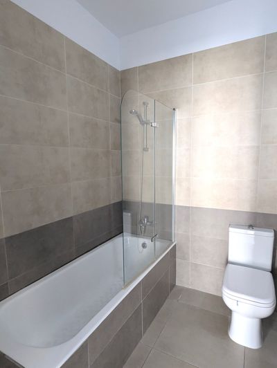 Image No.21-2 Bed Property for sale