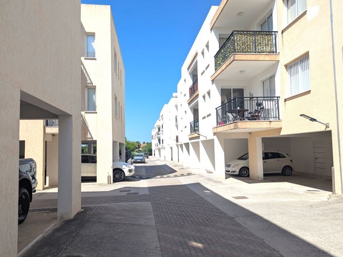 Image No.32-2 Bed Property for sale