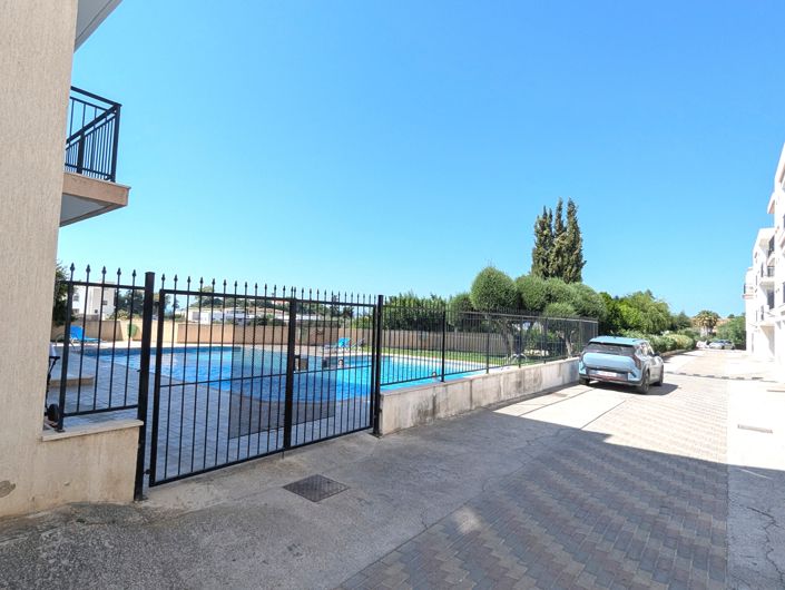 Image No.33-2 Bed Property for sale