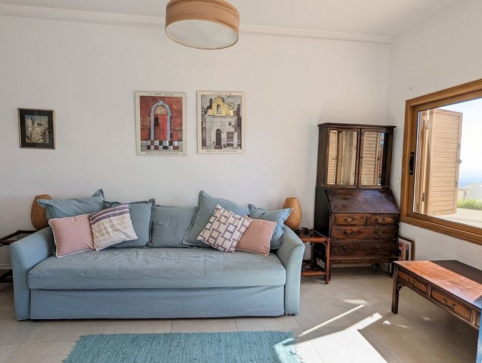 Image No.15-2 Bed Property for sale