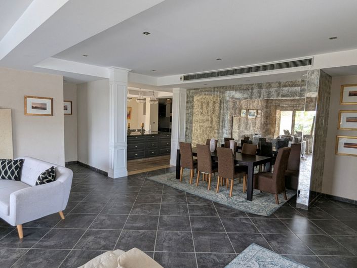 Image No.11-4 Bed Property for sale