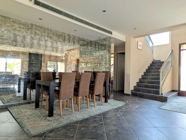 Image No.13-4 Bed Property for sale