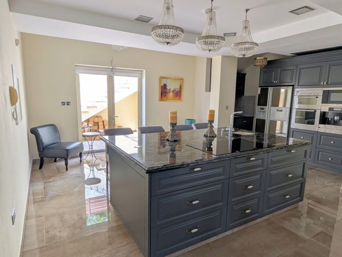 Image No.16-4 Bed Property for sale