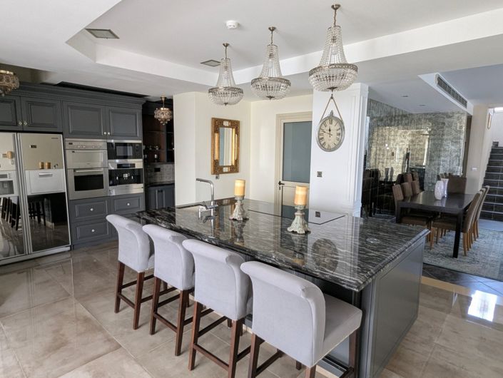 Image No.18-4 Bed Property for sale