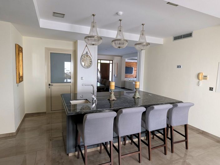 Image No.19-4 Bed Property for sale