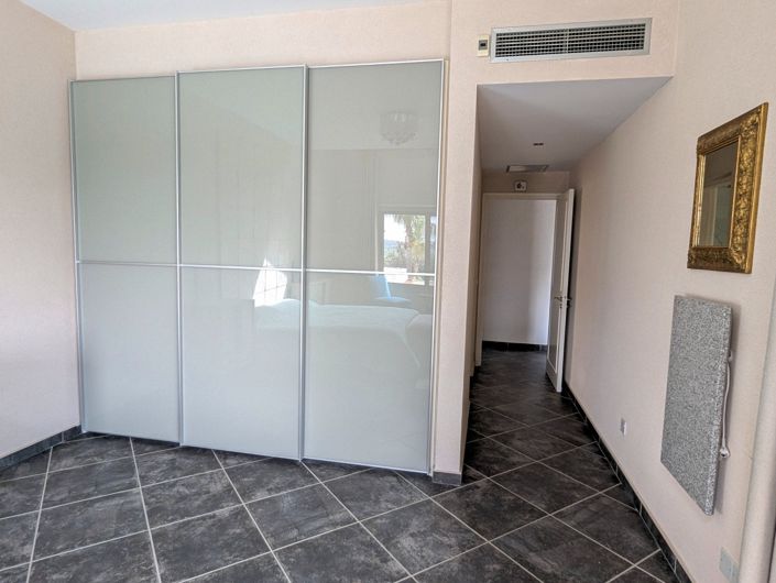 Image No.28-4 Bed Property for sale