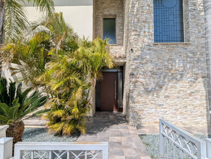 Image No.3-4 Bed Property for sale