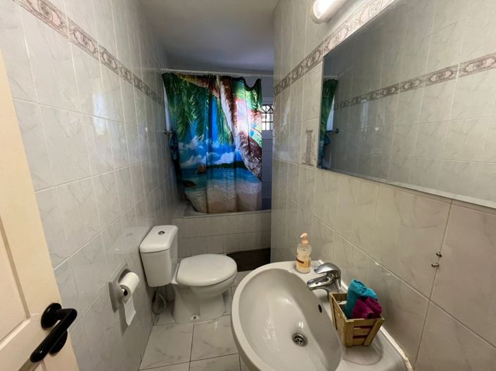 Image No.25-8 Bed Property for sale