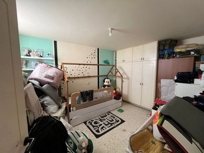 Image No.26-8 Bed Property for sale