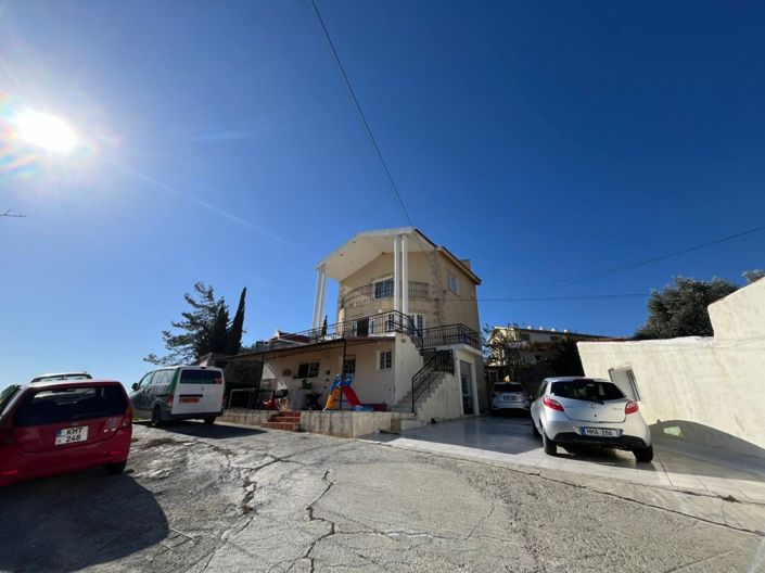 Image No.27-8 Bed Property for sale