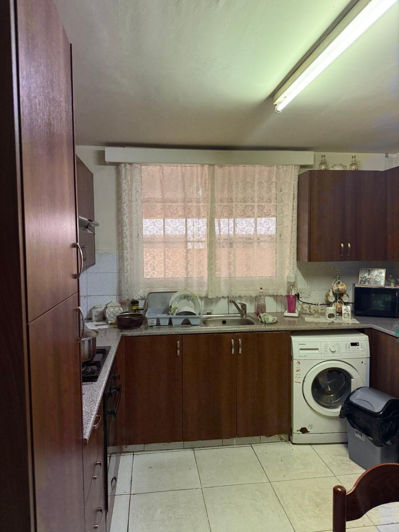 Image No.11-8 Bed Property for sale