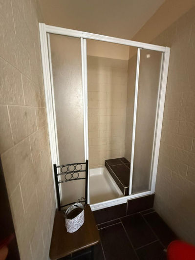 Image No.16-8 Bed Property for sale