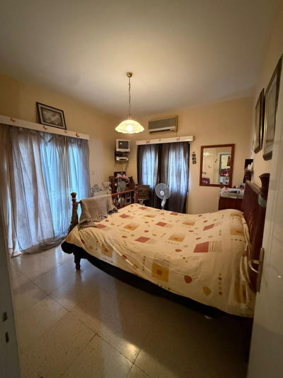 Image No.4-8 Bed Property for sale