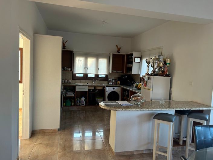 Image No.10-4 Bed Property for sale