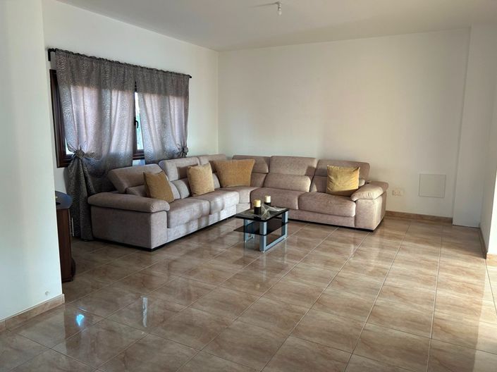 Image No.11-4 Bed Property for sale