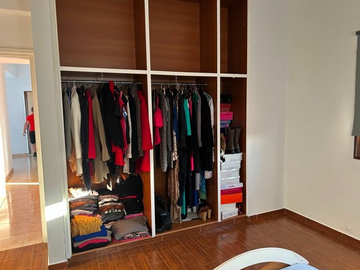 Image No.17-4 Bed Property for sale