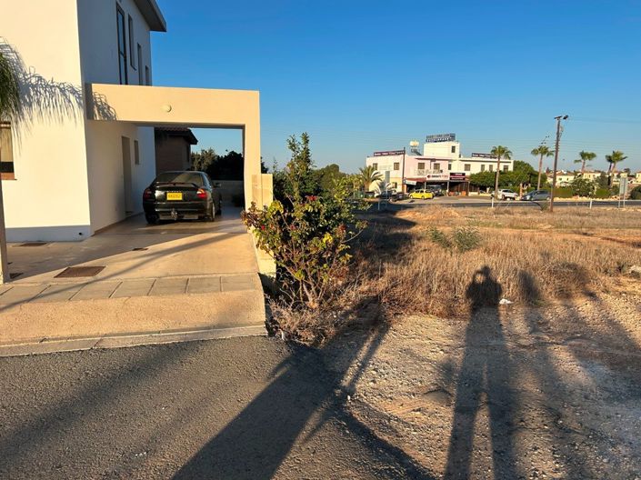 Image No.3-4 Bed Property for sale