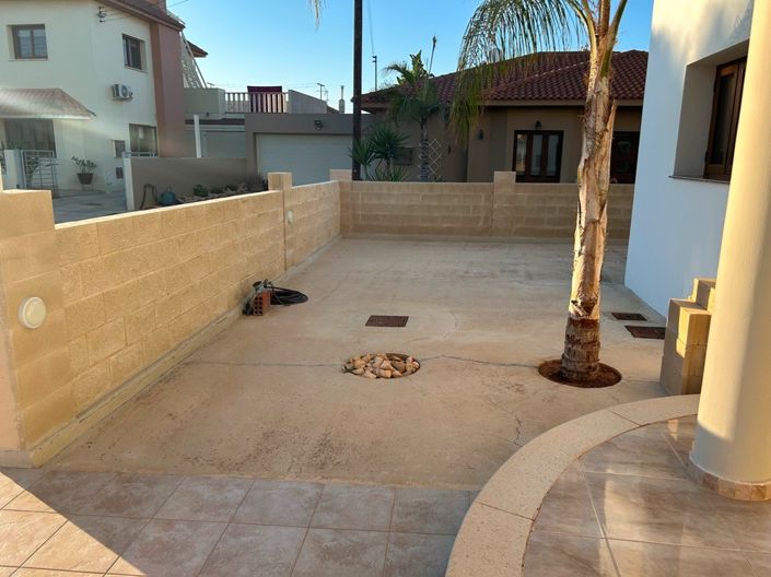 Image No.5-4 Bed Property for sale