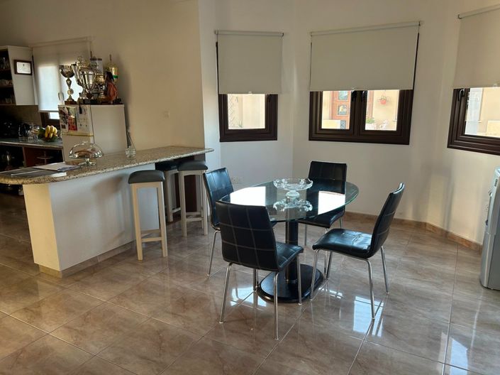 Image No.9-4 Bed Property for sale