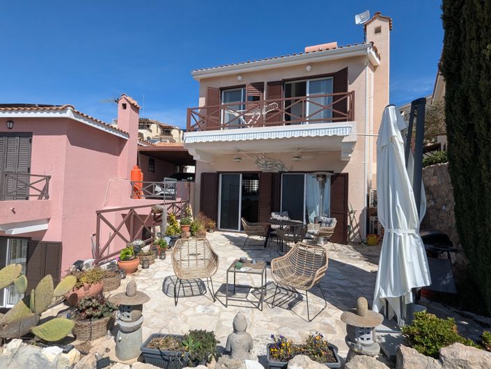 Image No.17-2 Bed Property for sale