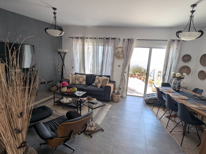 Image No.21-2 Bed Property for sale