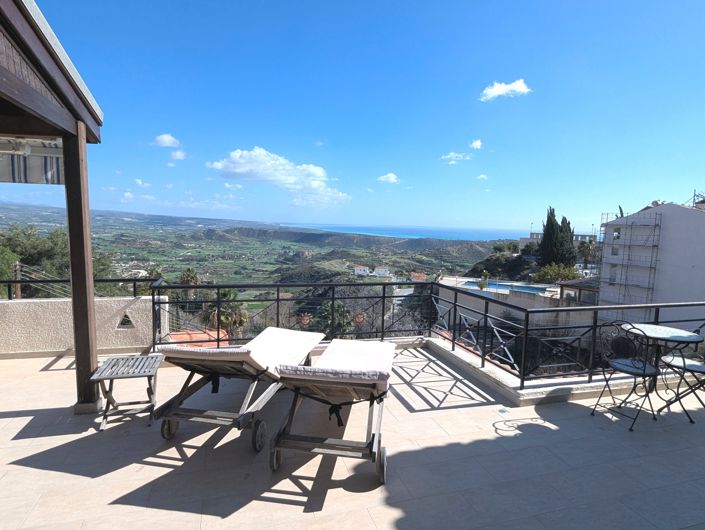 Image No.12-3 Bed Property for sale