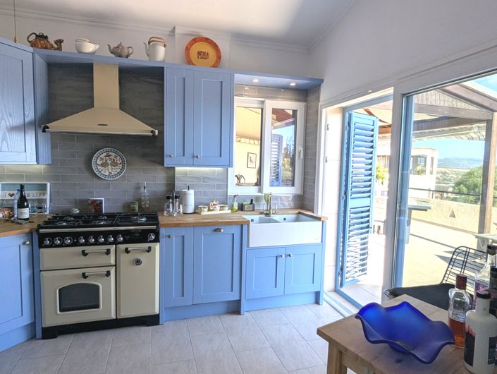 Image No.16-3 Bed Property for sale