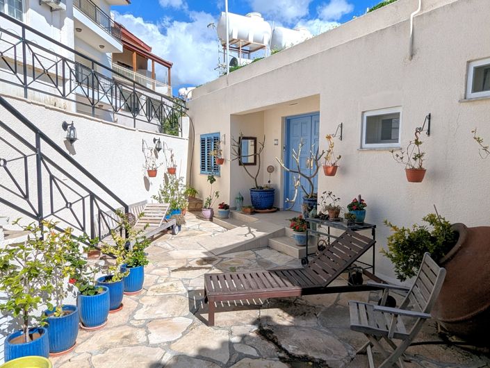 Image No.2-3 Bed Property for sale