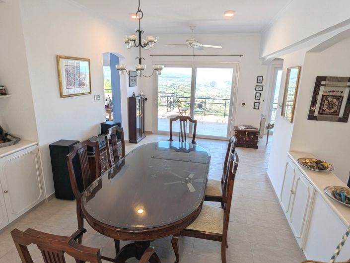 Image No.23-3 Bed Property for sale