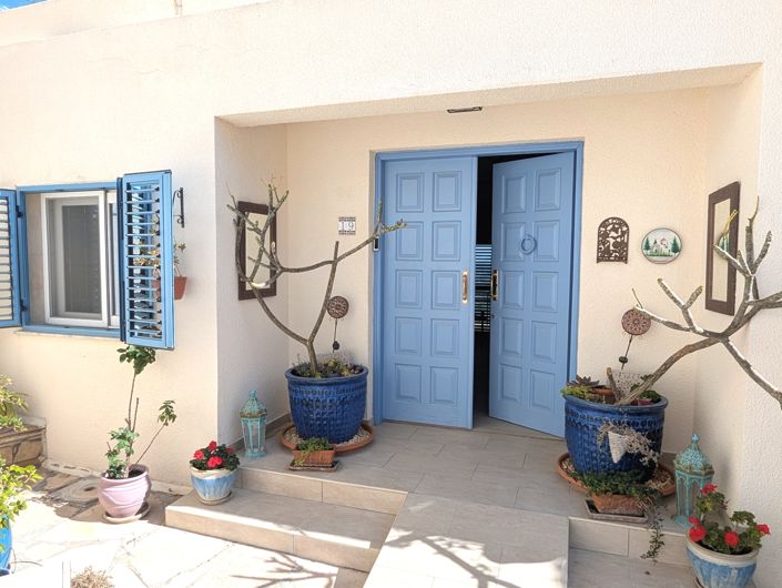 Image No.3-3 Bed Property for sale