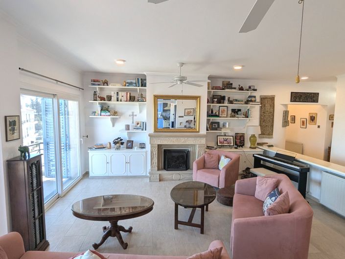 Image No.36-3 Bed Property for sale