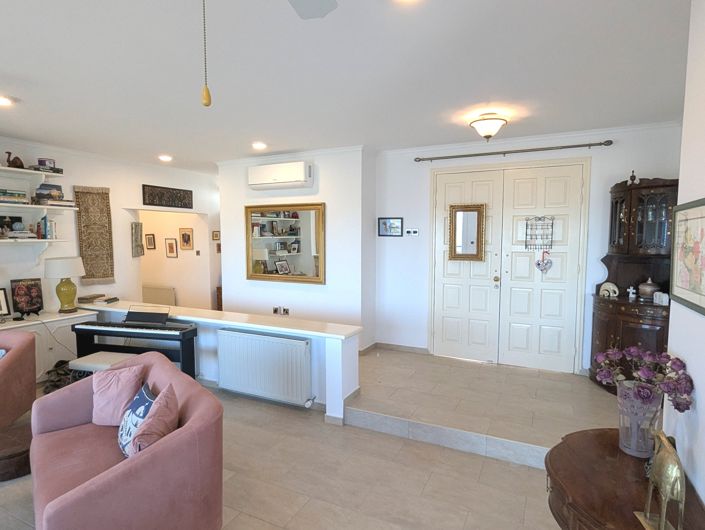 Image No.38-3 Bed Property for sale