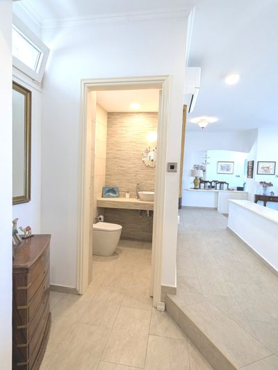 Image No.46-3 Bed Property for sale