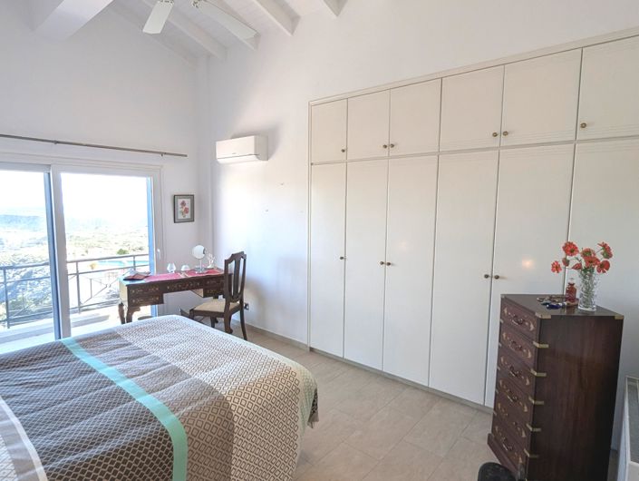 Image No.48-3 Bed Property for sale
