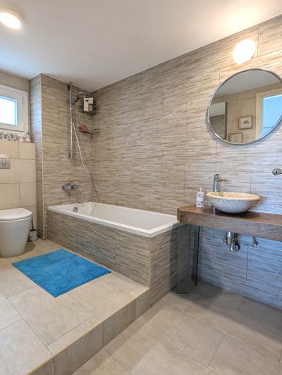 Image No.53-3 Bed Property for sale