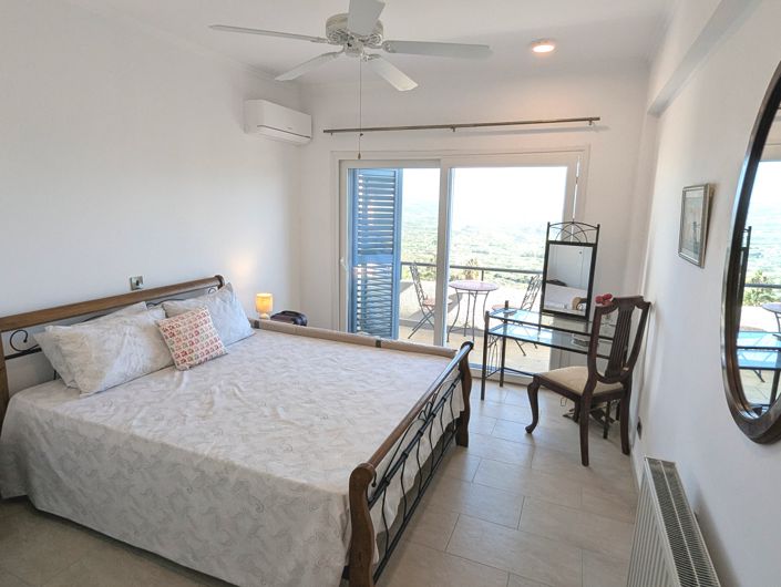 Image No.55-3 Bed Property for sale