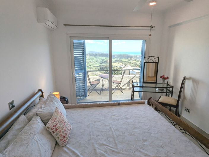 Image No.56-3 Bed Property for sale