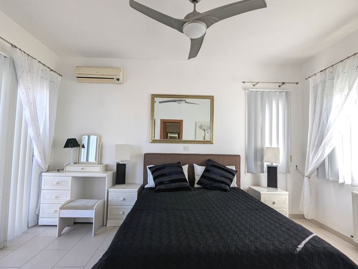 Image No.13-4 Bed Property for sale