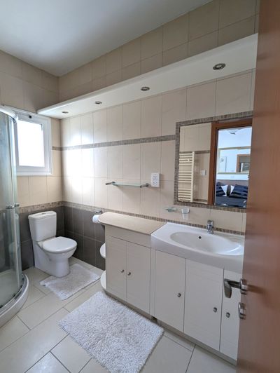 Image No.17-4 Bed Property for sale