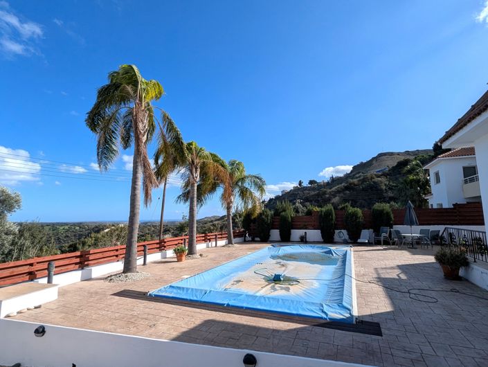 Image No.2-4 Bed Property for sale