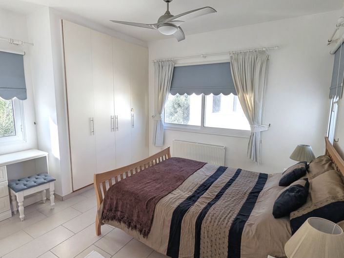 Image No.25-4 Bed Property for sale