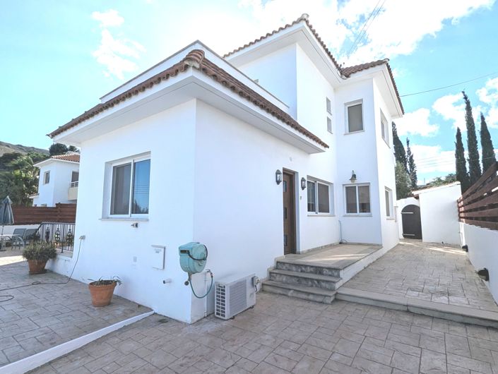 Image No.3-4 Bed Property for sale