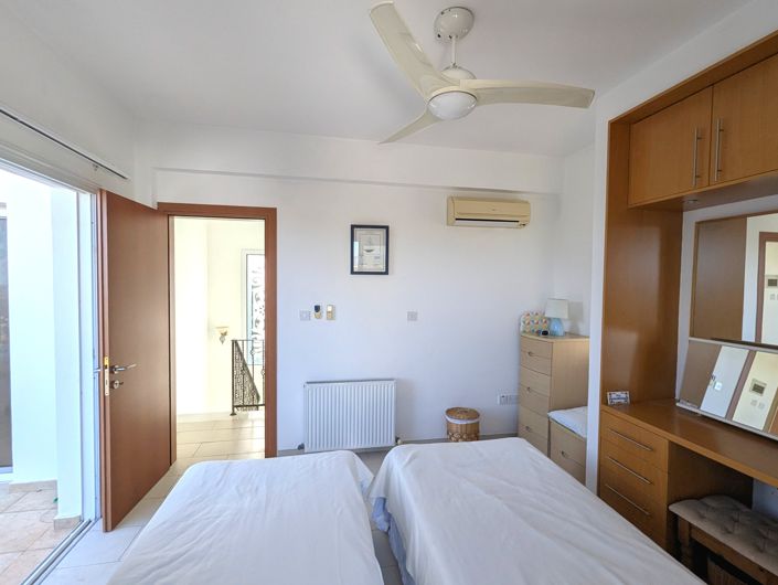 Image No.38-4 Bed Property for sale