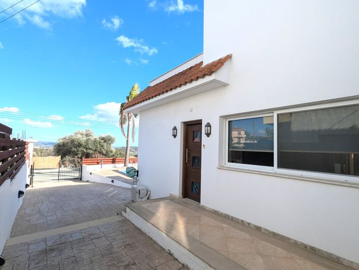 Image No.4-4 Bed Property for sale