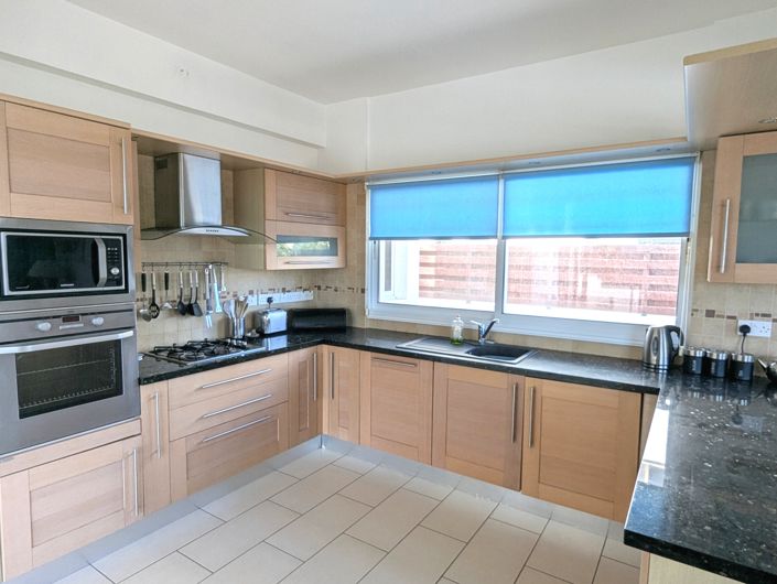 Image No.44-4 Bed Property for sale