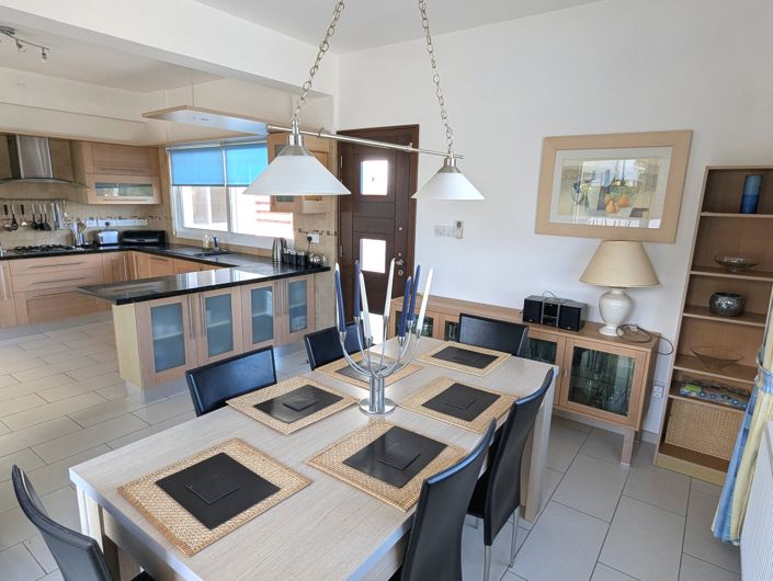 Image No.48-4 Bed Property for sale